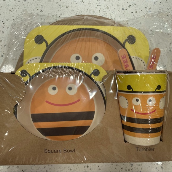 3/$20 Bamboo Ware Kids Dinnerwear Bumblebee Design, Eco-Friendly,Dishwasher safe - Picture 4 of 14